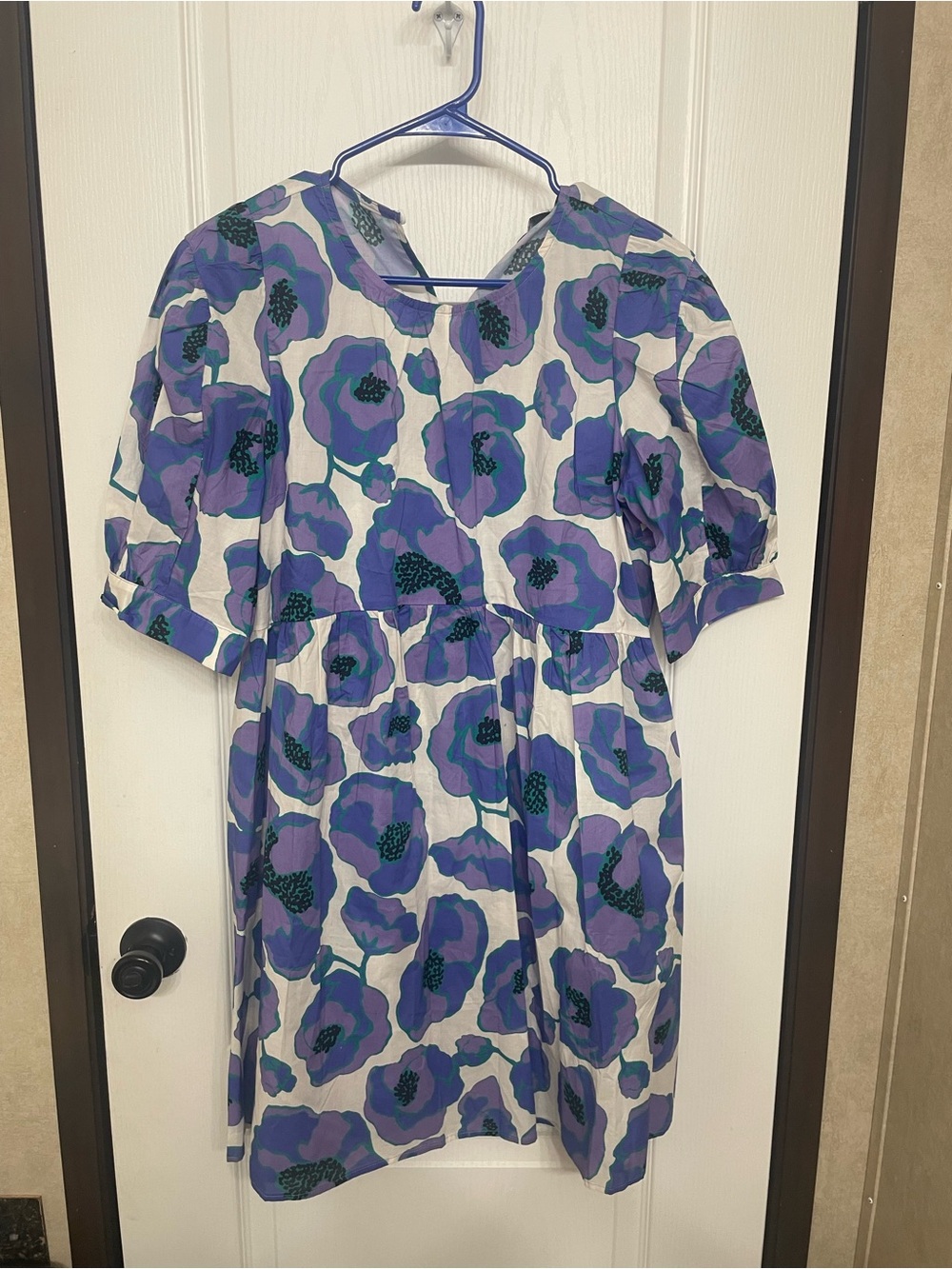 Floral Puff-Sleeve Women’s Dress in Purple and White